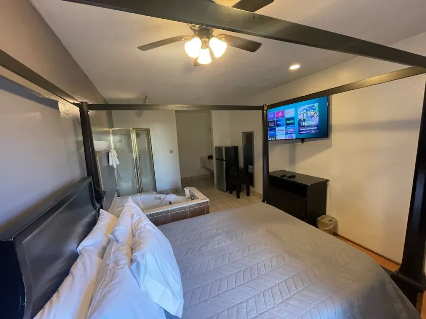 Best Budget Inn - Image 1
