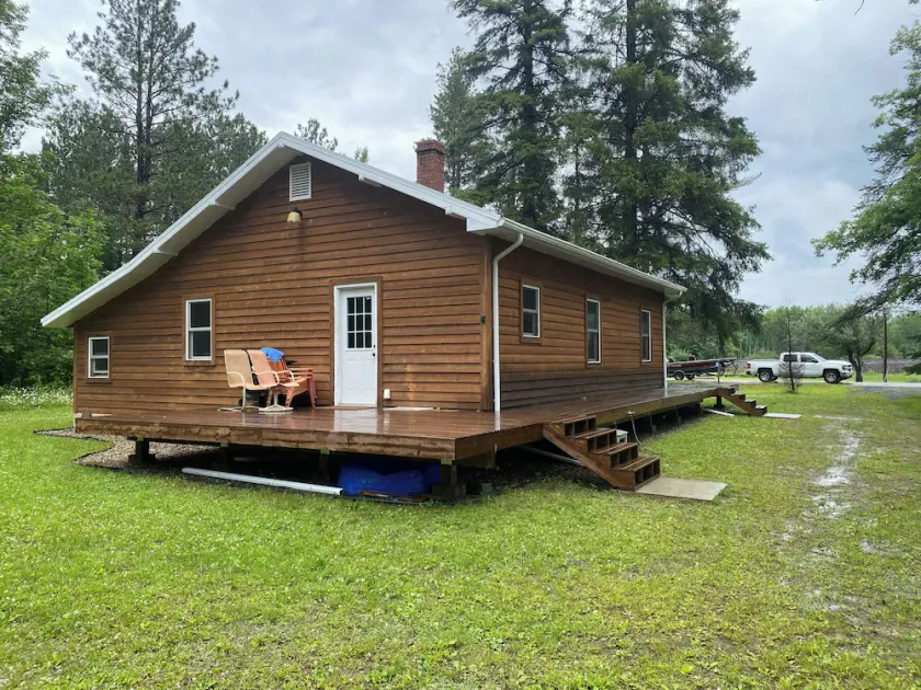 Rustic Cabin on River Northern Minnesota - Image 1