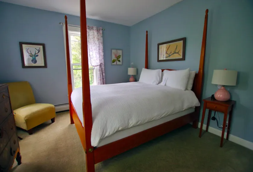 Rent the Carriage House at The WiIlmington Inn-all property amenities included! - Image 1