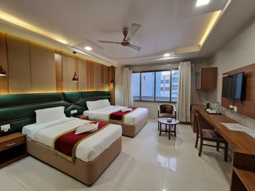 Darcys International Hotel - Image 1