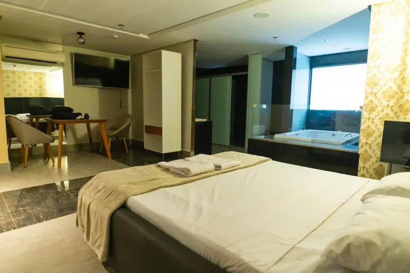 Hotel Catedral - Image 1