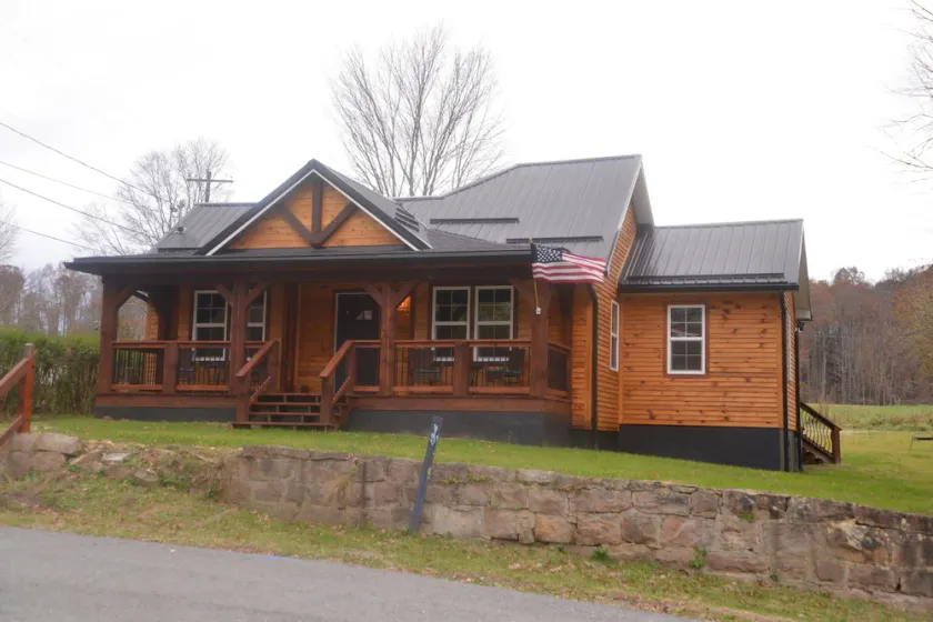 Cottage New River National Park 3 Minutes to the Bridge. Renovated & Hot Tub.  - Image 1