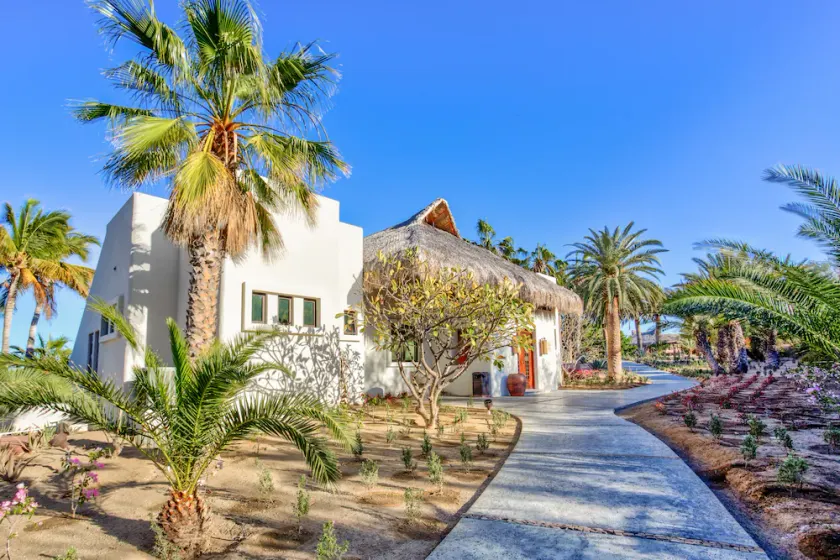 Abuelo: Premium Oceanfront 2-bed, 2-bath villa with private - Image 1