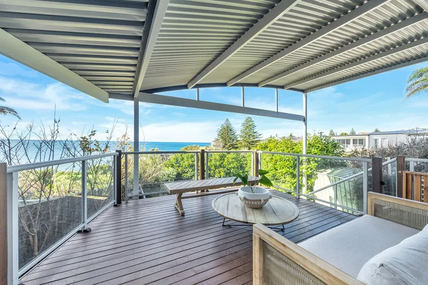 RELAX @ Sea La Vie KIAMA Million Dollar Views - Image 1