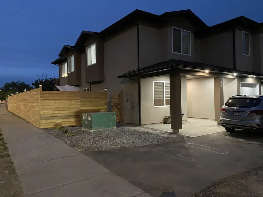 Private 2 Bedroom suite in Kelowna BC - Image 1
