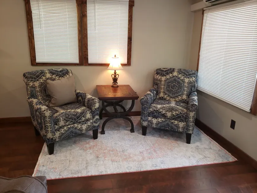 Fantastic location with balcony - Image 1