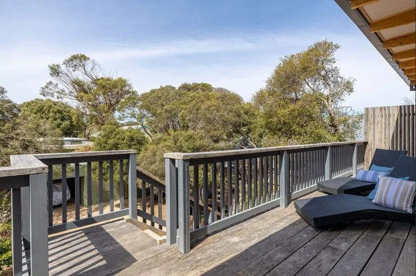 Surfers Cottage Rye - Relaxing Coastal Retreat - Image 1