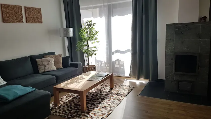 Moderne 75m² lejlighed til 2 til 5 personer med pejs og smuk udsigt over bjergene! - Image 1
