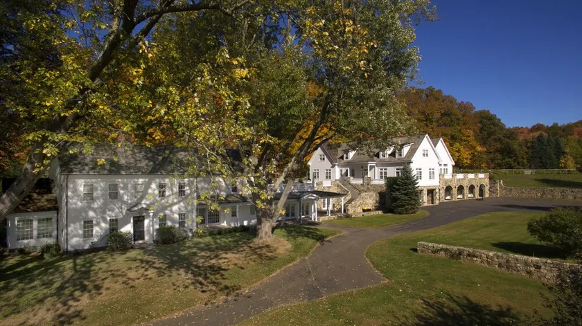 Sunny Ridge - Best Town & Estate 2 Hrs NYC, Heated Pool, Restaurants, PoshPadsCT - Image 1