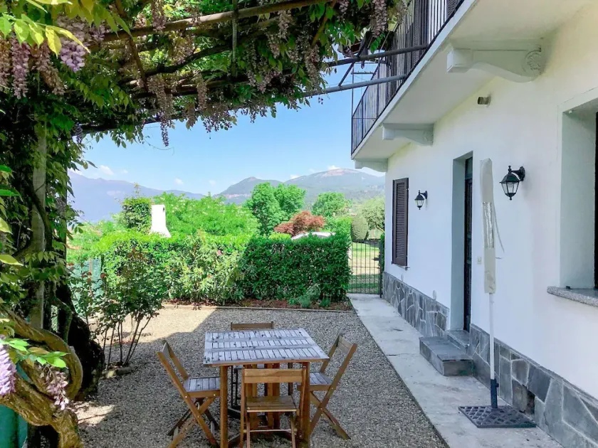 Apartment em Luino com 1 quartos e capacidade para 3 pessoas - Image 1