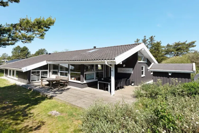 Luksusferiested med pool - Image 1