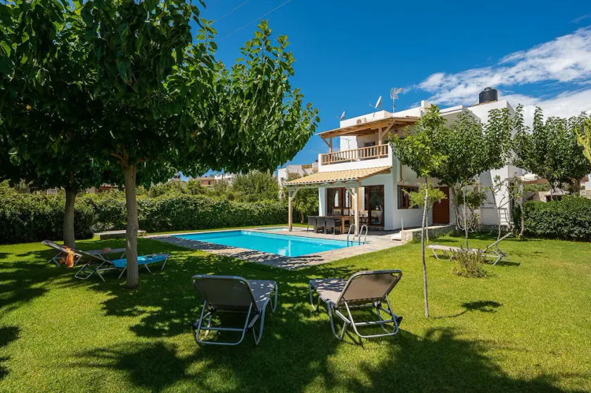 New large villa with private pool - Image 1