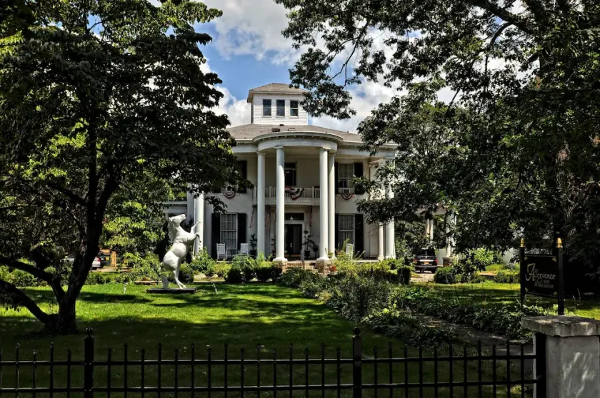Allegiance Bed and Breakfast - Image 1