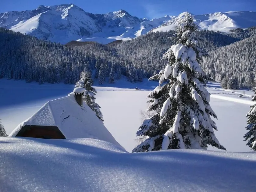 SMUK CHALET 3 soveværelser med fantastisk sø Payolle (3 stjerner) - Image 1