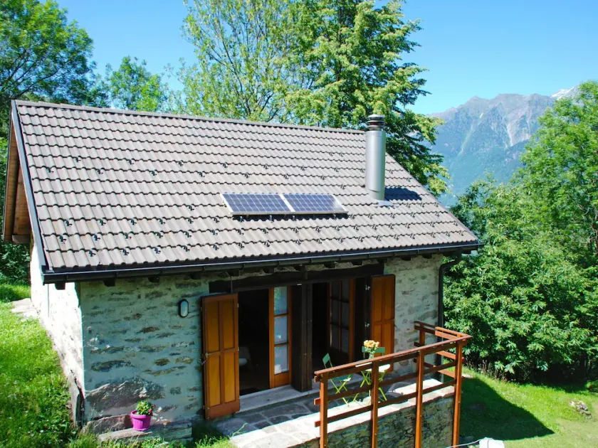 Schönes alleinstehendes Ferienhaus für 4 Gäste mit Terrasse und Panoramablick - Image 1