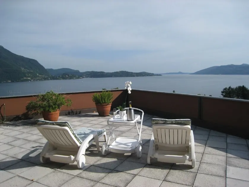 Estúdio com uma vista deslumbrante do Lago Maggiore, incluindo 1 PP Ged. - Image 1