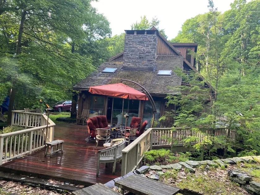 Woodstock Retreat Vacation Home - Image 1