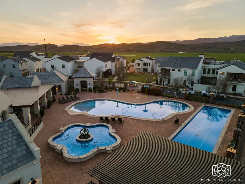 Eagle View townhouse - Image 1