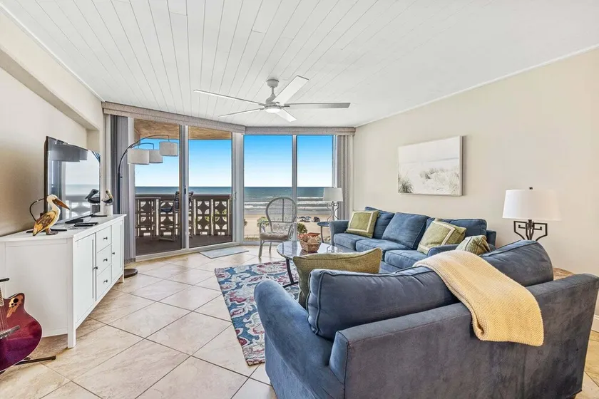 Wait n Sea Golden Arms Condo ~ Beachfront ~ Walk to Shopping Dining Entertainment ~ GA502 - Image 1