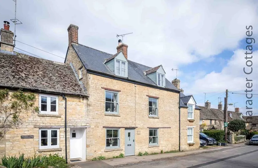HIGH RIDGE, pet friendly, with open fire in Milton-Under-Wychwood - Image 1