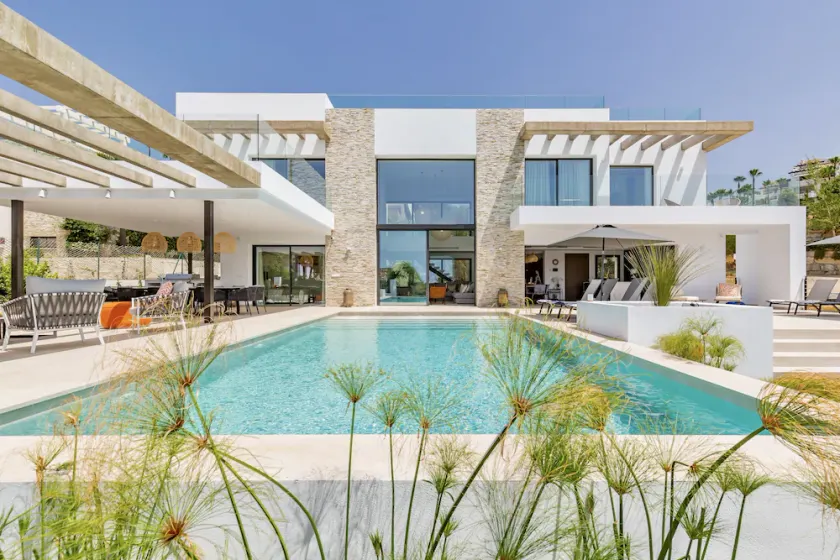 Beautiful Modern Villa 10 minutes from Marbella - Image 1