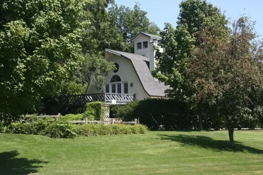 Smuk 1800's Barn & River Rock Studio ($ 300 - $ 1000 pr. Nat) - Image 1