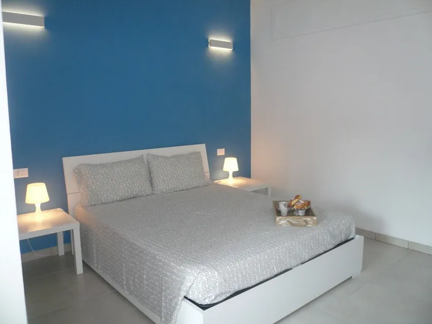 APARTMENT STUDIO 5 BLUE - Image 1