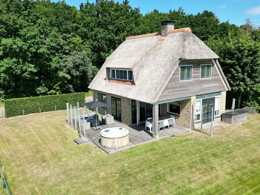Villa Bosk with jacuzzi. Village Hollum, forest and beach on walking distance. - Image 1