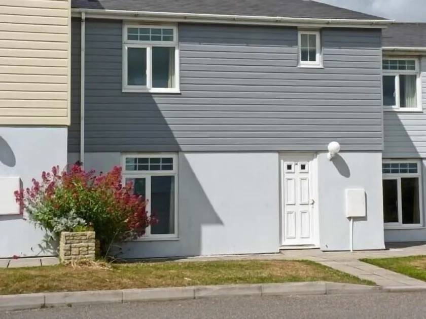 SPACIOUS HOUSE  - 4 BEDROOMS +3BATHROOM --  WIFI  Bar /Restaurant  Play Areas - Image 1