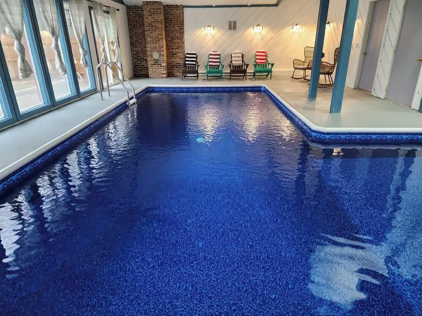 *Family Retreat* *Indoor Pool* *Arcade* - Image 1