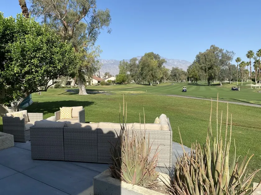 CALIFORNIA DREAMING:Amazing views, 2 en-suites, den, media-room, sleeps 4+. Managed by Greenday. - Image 1