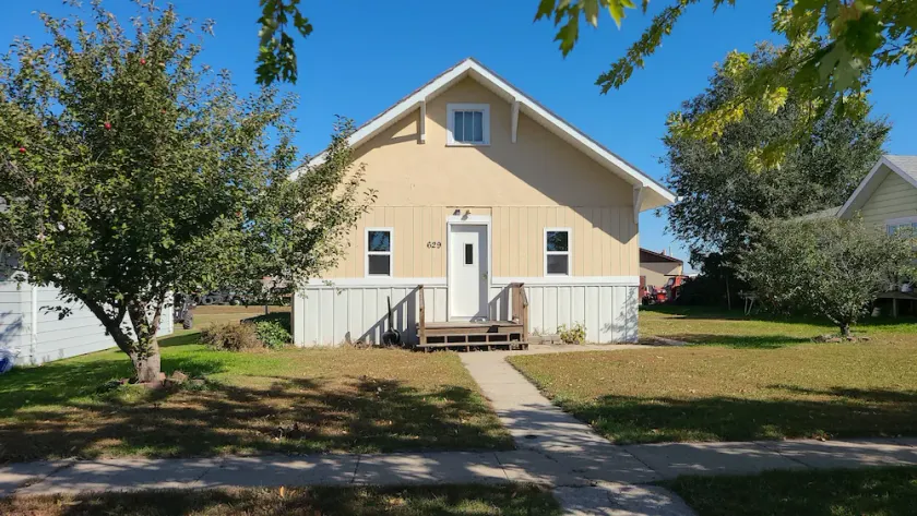 4 Seasons Inn:  Hunt, Fish, Work, Relax, Visit: 4 bedroom 2 up/2 dn, 2 full bath - Image 1