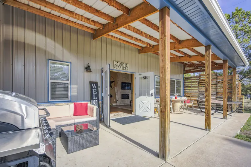 Cowboy Quarters - Image 1