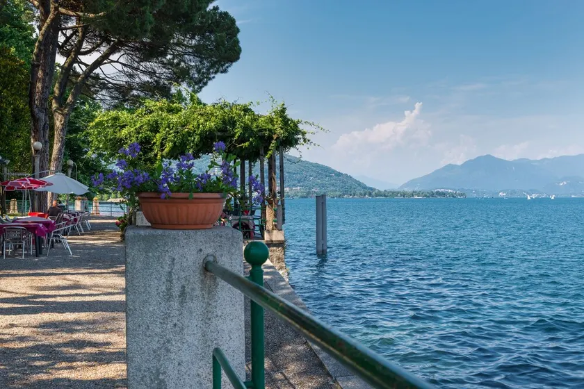 Aquavista Pool and Lake Maggiore View - Happy Rentals - Image 1