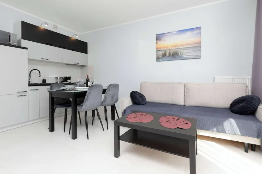 Spacious Apartment | Balcony | Private Parking - Image 1