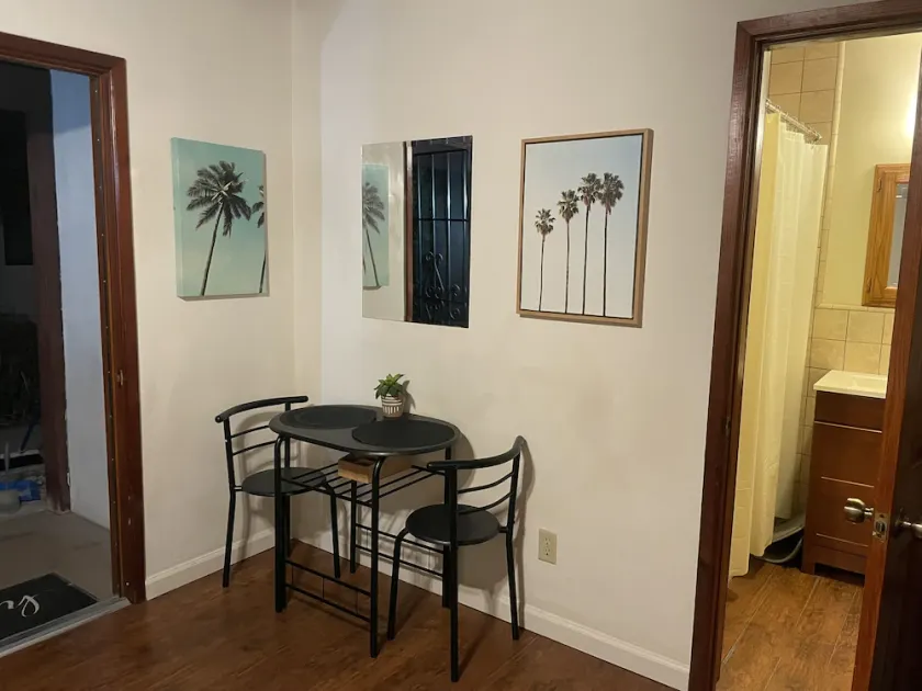 Villa G - a cozy studio, steps away from downtown Palm Springs!  😎 - Image 1