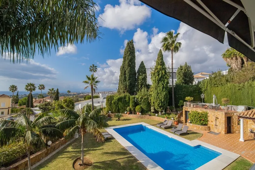 Villa Flores - Image 1