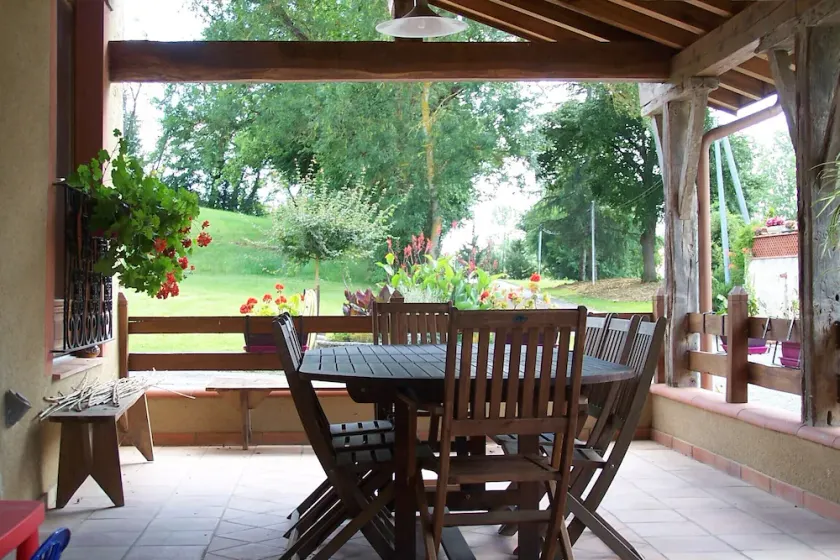 Pool, family rooms, breakfast - Image 1