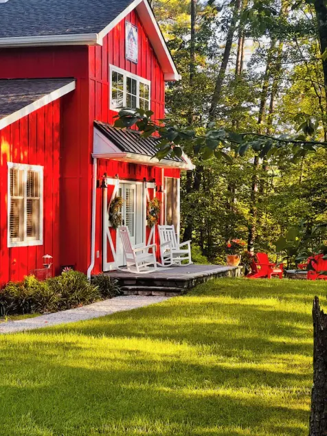 The Tiny Red Barn on the Reservoir - A Private Oasis Near Williamsburg Virginia - Image 1