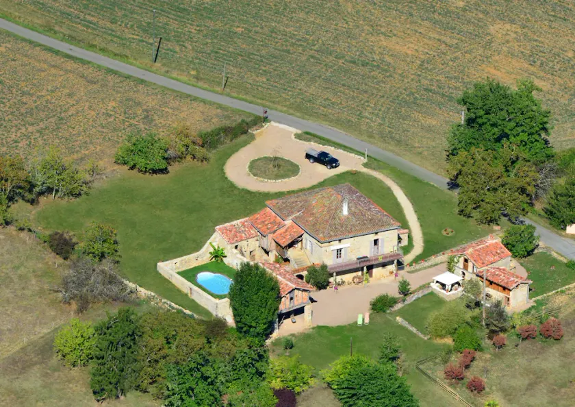 BIG ESTATE DES XVIII. MIT ZWEI HÄUSERN FÜR 15 PERSONEN - Image 1