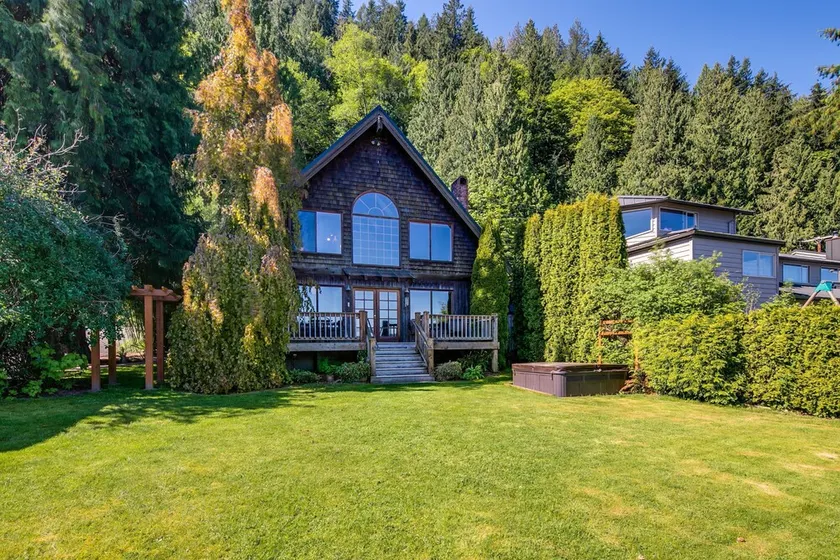 Lake Whatcom Beach Resort - Image 1