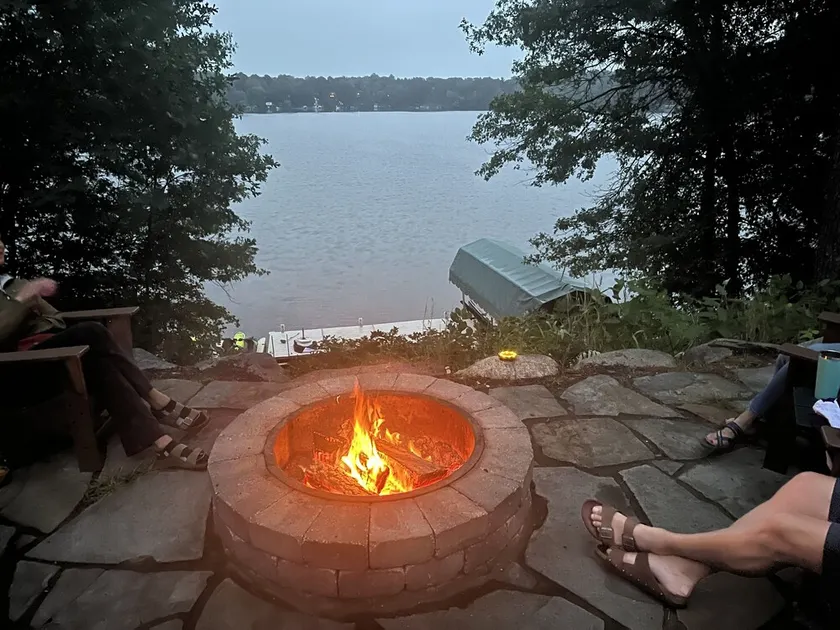 Private Lakeside Retreat, perfect for families!!  - Image 1