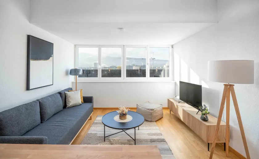 Modern 3BDR Duplex with Skyroof in Trendy Zurich West - Image 1