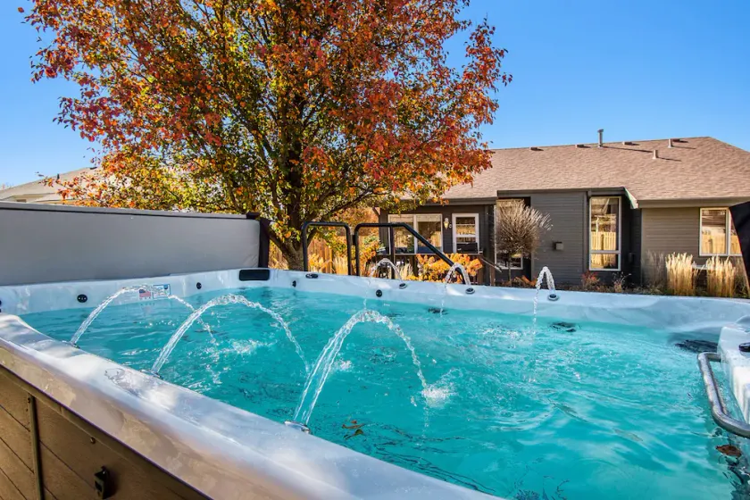 Luxury, Family friendly house. Heated pool hot tub - Image 1