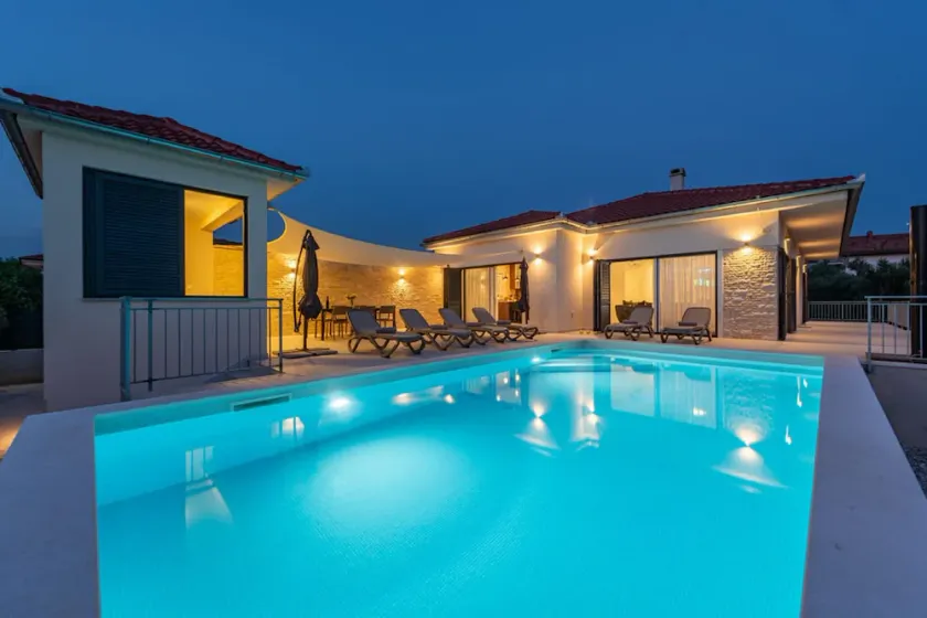 Villa Paloma with pool - Image 1