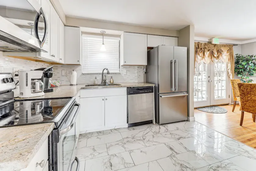 Remote-Work Ready: Family Home Near Pittsburgh - Image 1