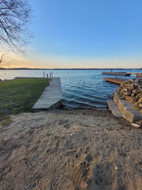 Beautiful St Lawrence waterfront cottage - Image 1