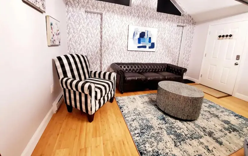 Contemporary Private Studio near Mine Falls - Image 1