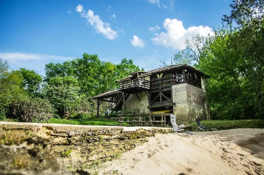 Moulin de Saint Cricq, insolito cottage sul fiume con piscina e sauna - Image 1