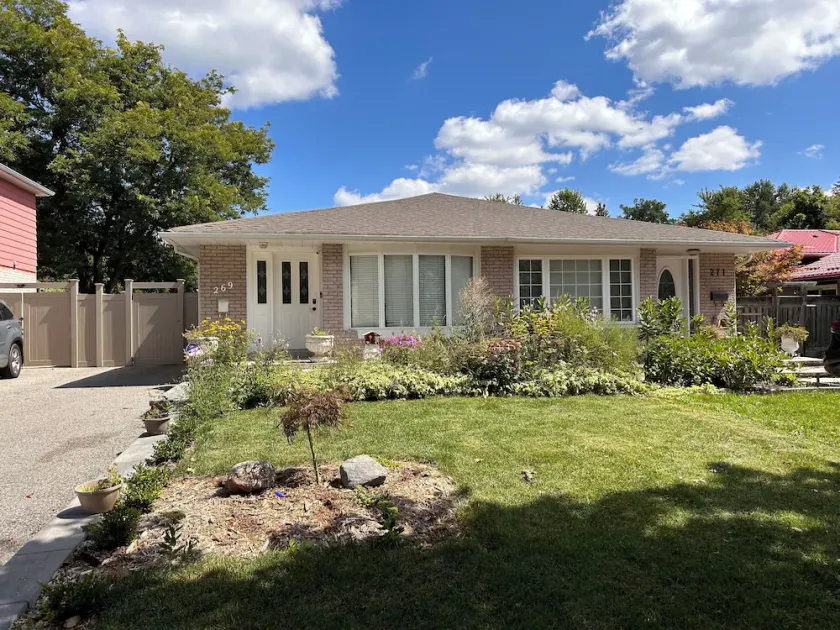 Cheerful 3 bedroom bungalow(basement included) - Image 1